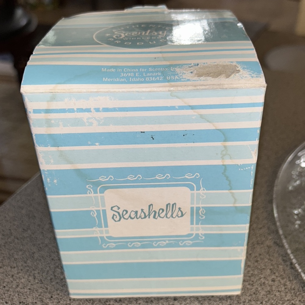 NWT Scentsy Seashells Wall Plug In Fragrance Wax Warmer Night Light w/ Bulb - Picture 7 of 7